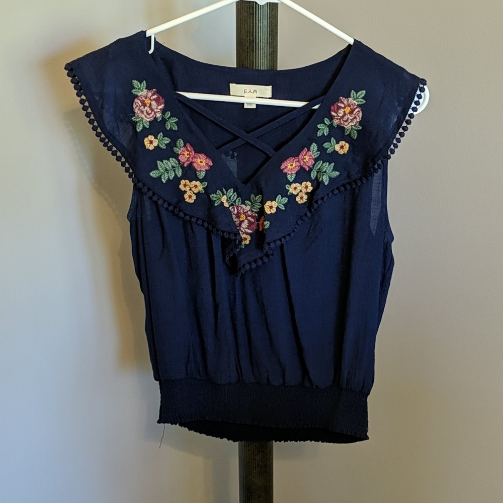 Adorable criss cross front top